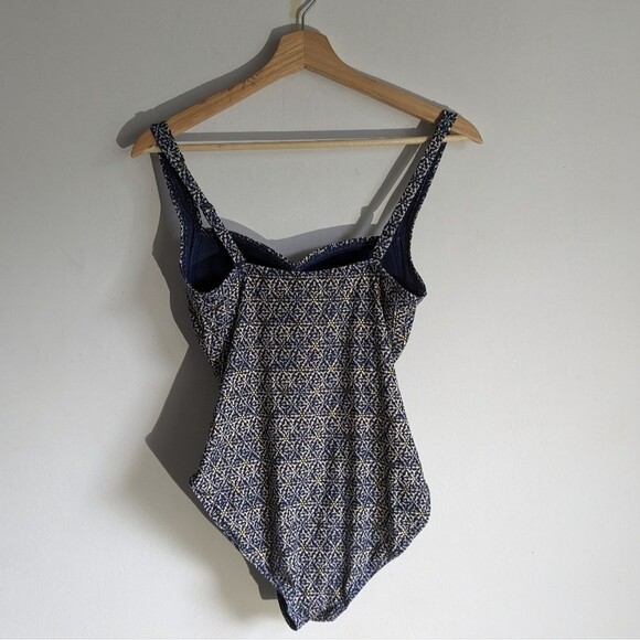 Niptuck Swim One Piece Swimsuit Women's Size 6 - Picture 2 of 5